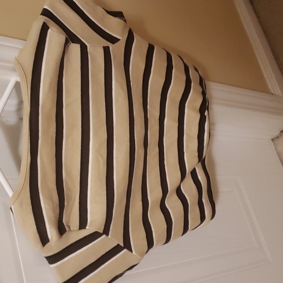 Top - Picture 2 of 2